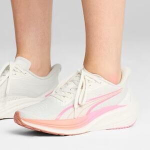 NWB Puma Darter Pro Fade Instant Running Shoes Warm White Pink Womens Size 7